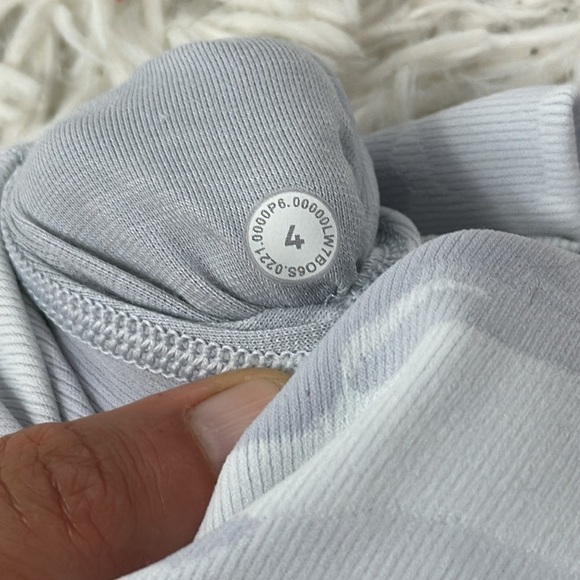 Lululemon Wunder Under Short 10" *Ribbed Incognito Camo Jacquard Alpine White - Picture 5 of 5